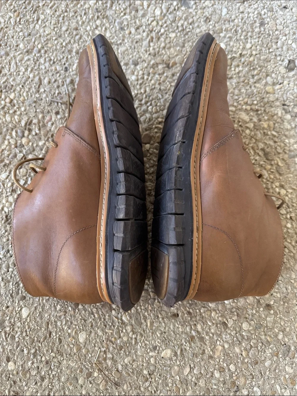 Cole Hann Men’s Leather Chukka boots
